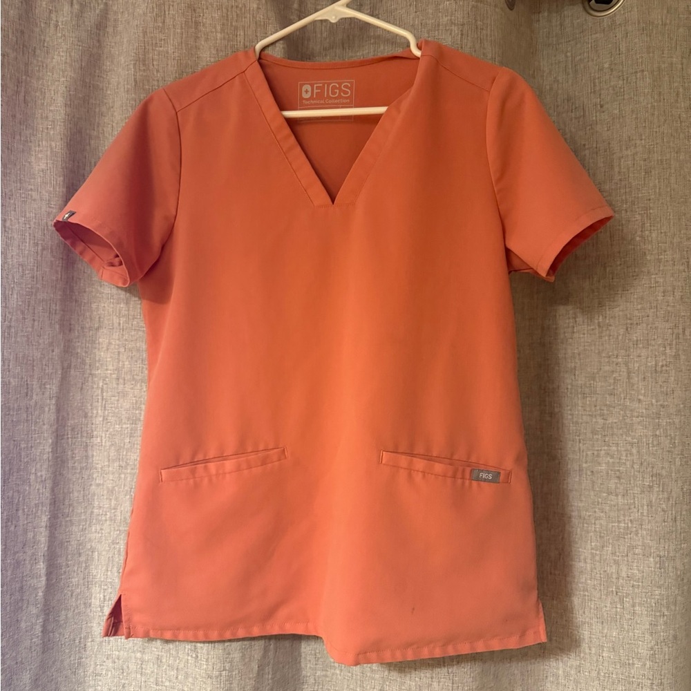 Figs Casma 3 pocket Scrub top